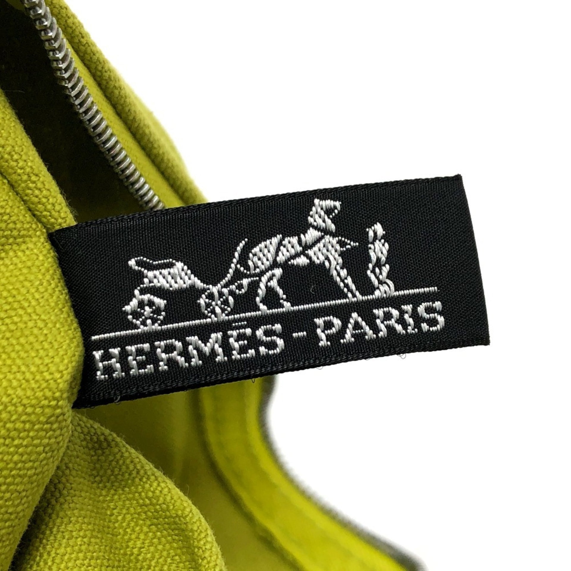 HERMES Großer Canvas-Beutel 11