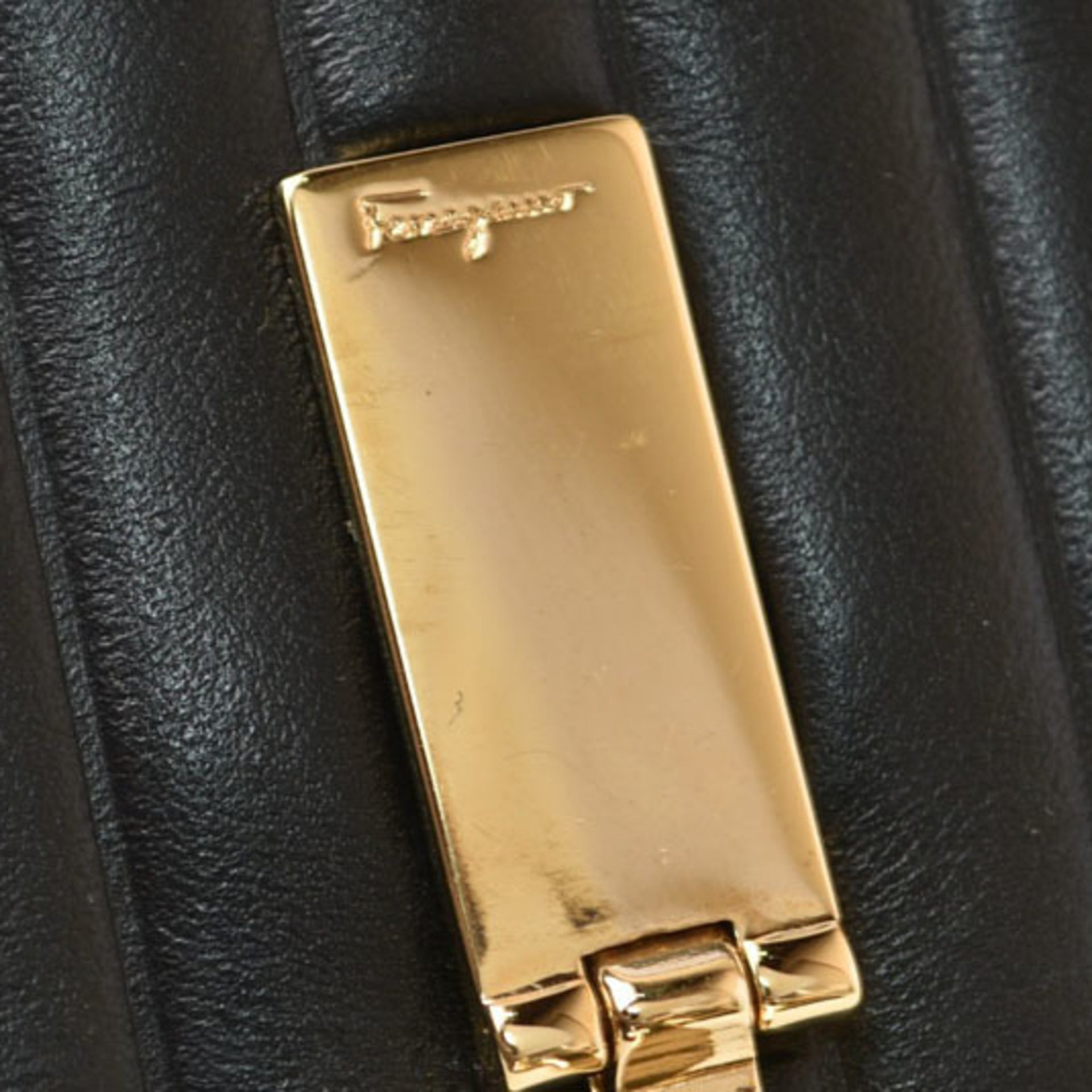 Salvatore Ferragamo Tri-fold Wallet 15