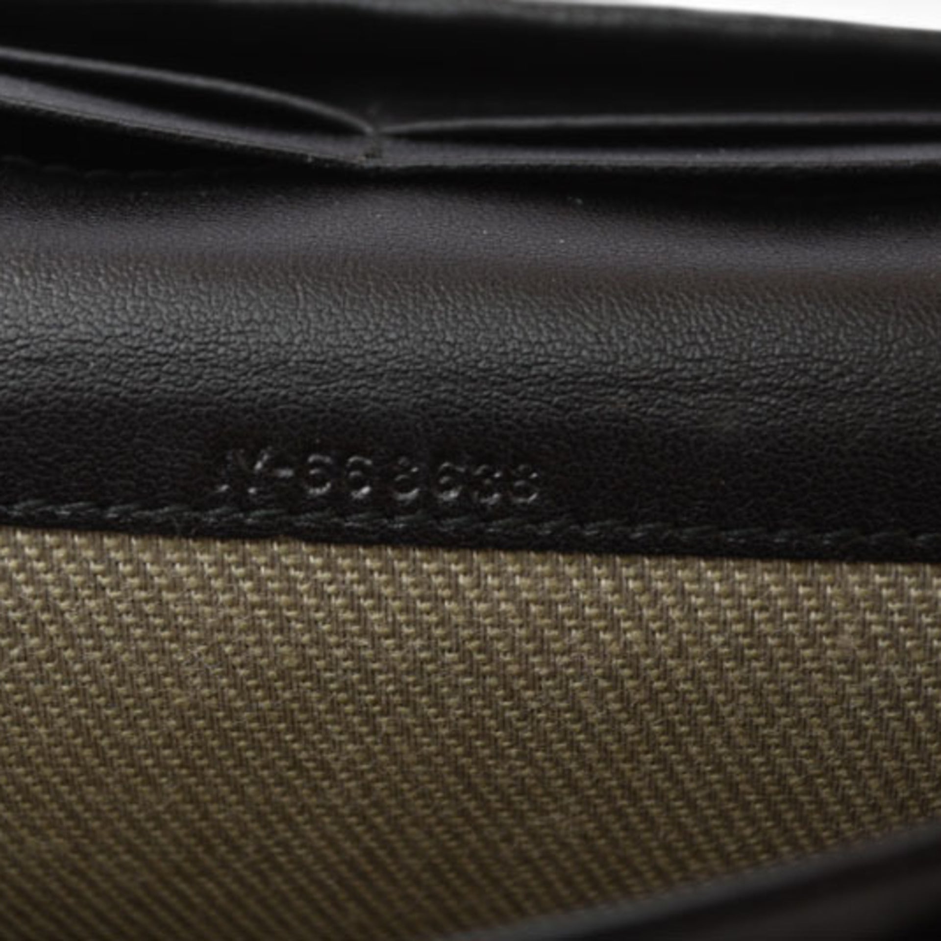 Salvatore Ferragamo Long Wallet 25