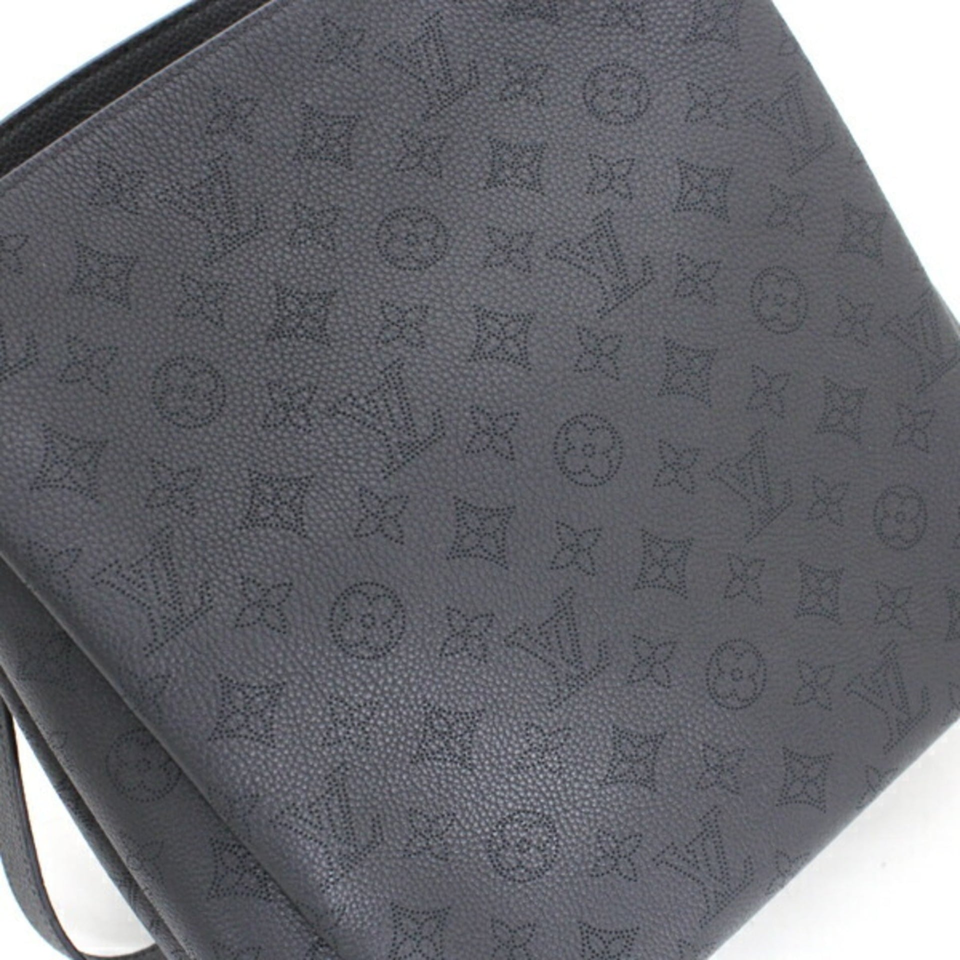 Louis Vuitton Babylon PM Shoulder Bag 18